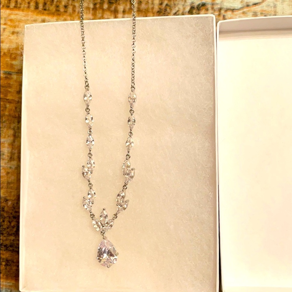 Bridal earring and necklace set